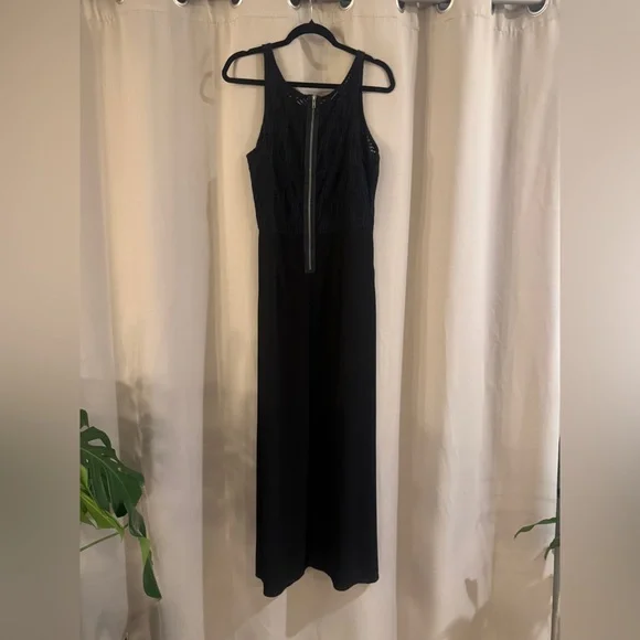 Material Girl Black Sleeveless Maxi Dress with Textured Bodice - Picture 4 of 10